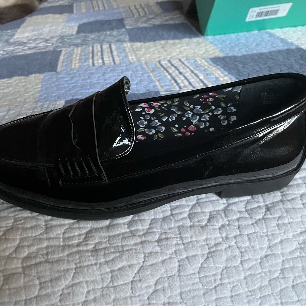 Black pat. Loafers